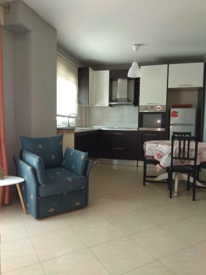Peraía Nickys Place Perea מראה חיצוני תמונה