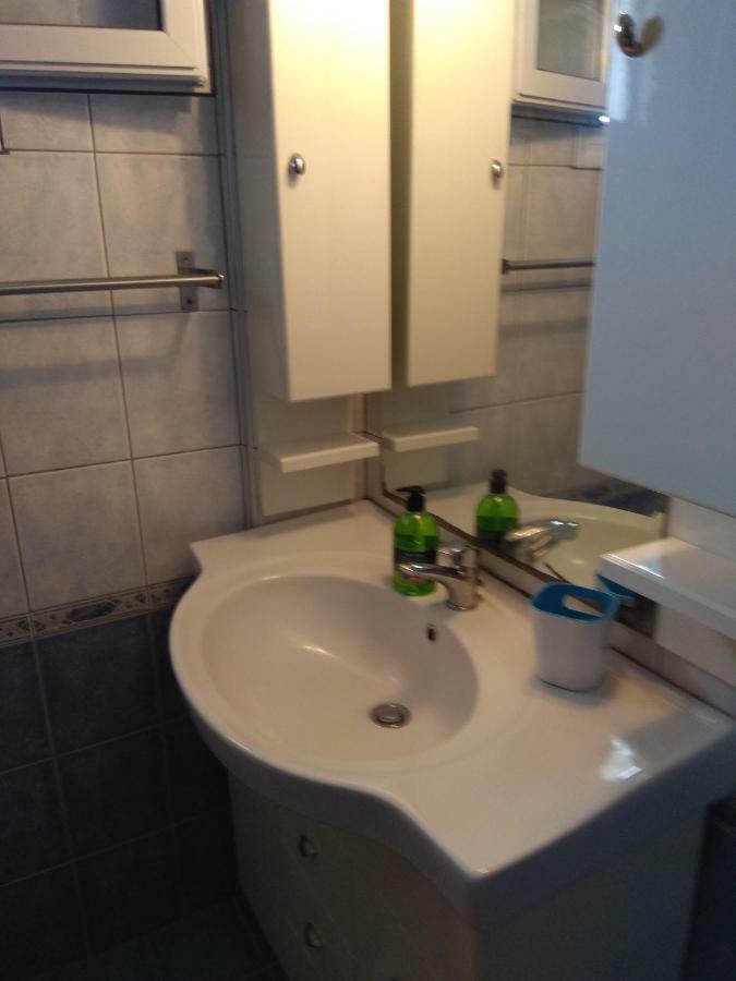 Peraía Nickys Place Perea מראה חיצוני תמונה